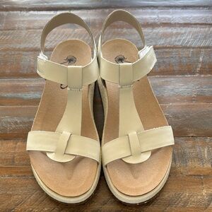 OTBT Mend Platform Sandal Never Worn